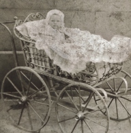 HELEN IN CARRIAGE 1895 (2)